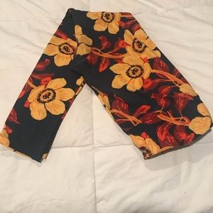 LULAROE Navy Floral One Size Leggings